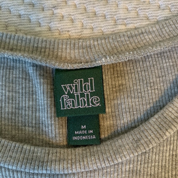 Crop Top - Picture 4 of 5